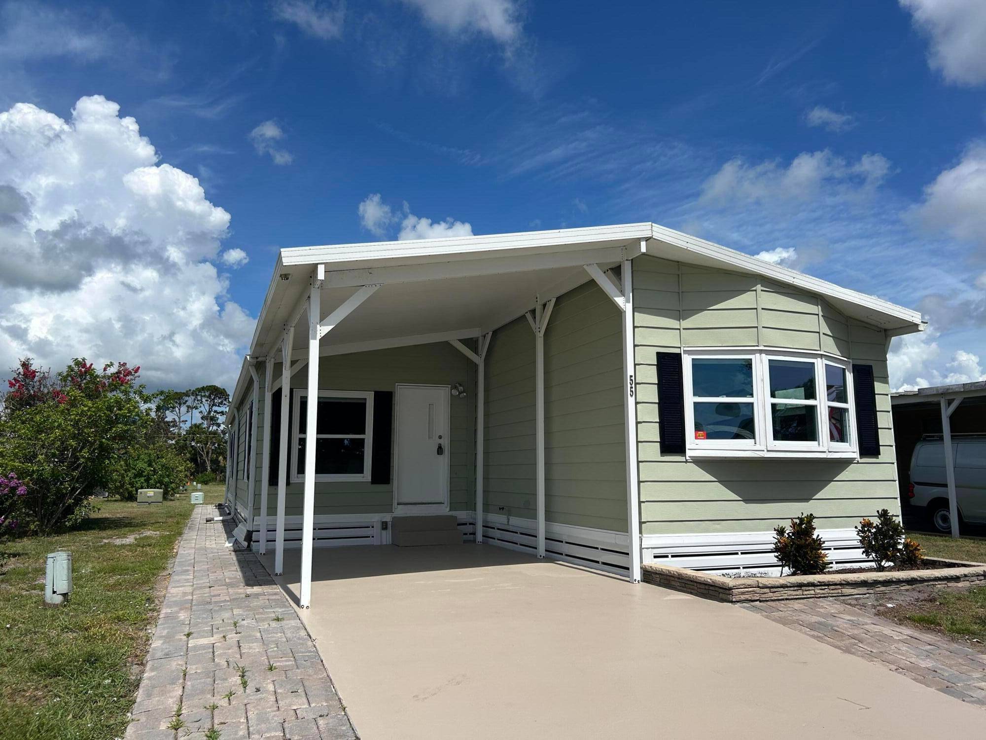 Move In Ready Home in Spanish Lakes Private Backyard, New Appliances Low Lot Rent Just 699 !