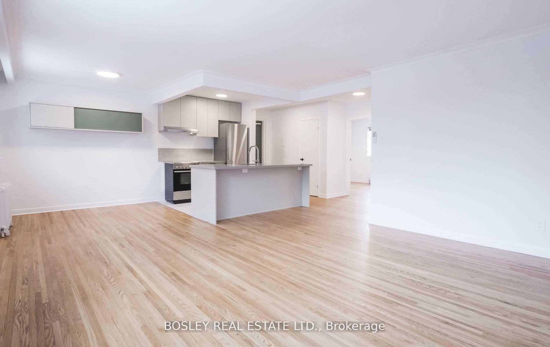 Newly Renovated Air Conditioned Large 2 Bedroom Unit In A Boutique 6 Unit Building.