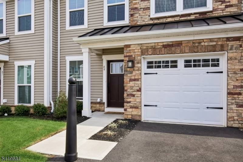 Discover modern comfort in this lovely 2024 built home with3 bedroom, 2.