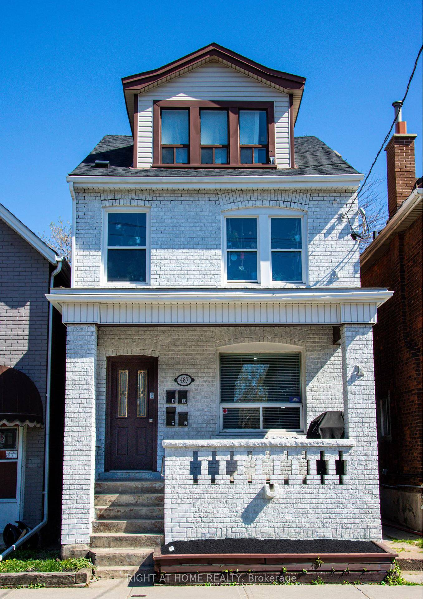 Welcome to this meticulously maintained 4 unit investment property, offering exceptional cash flow and long term appreciation potential.