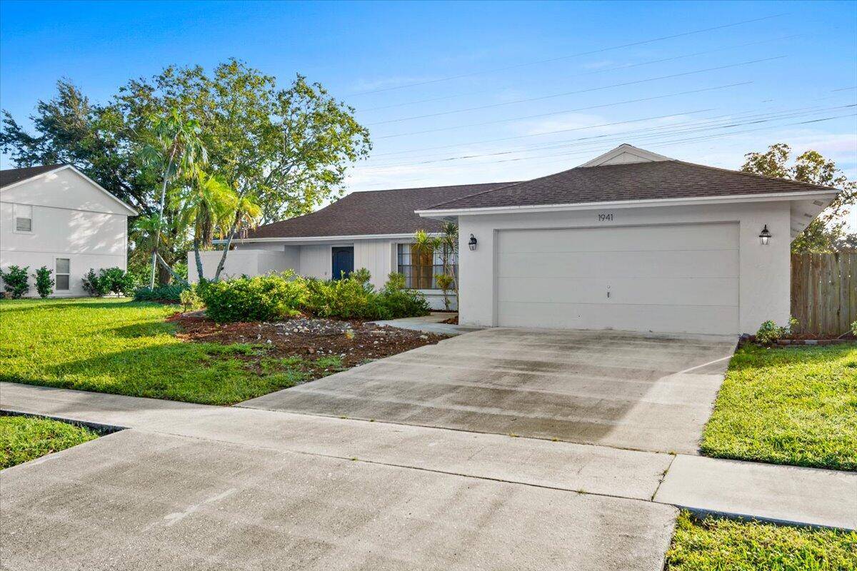 Beautifully renovated 3BD 2BA on large lot, with no neighbors behind you !
