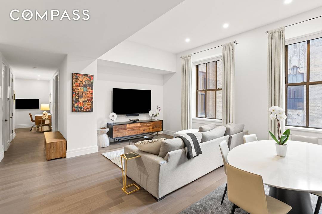 Residence 17J at 100 Barclay Street is a beautifully designed one bedroom, two bathroom residence with a spacious home office, offering refined living in one of Tribeca s most coveted ...