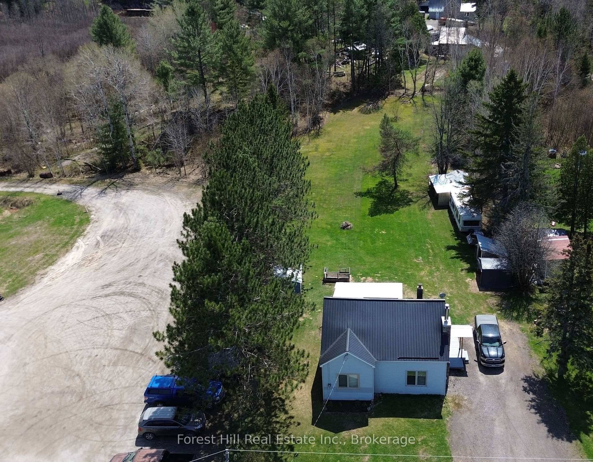 Fully refreshed home in the heart of the beautiful unorganized community of Arnstein.
