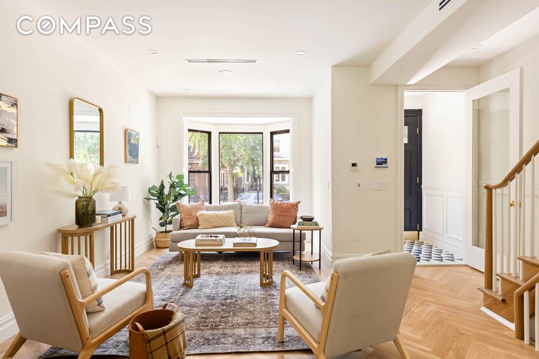 Originally constructed in 1910, 287 Midwood Street has been meticulously transformed to seamlessly blend historic charm with modern luxury.