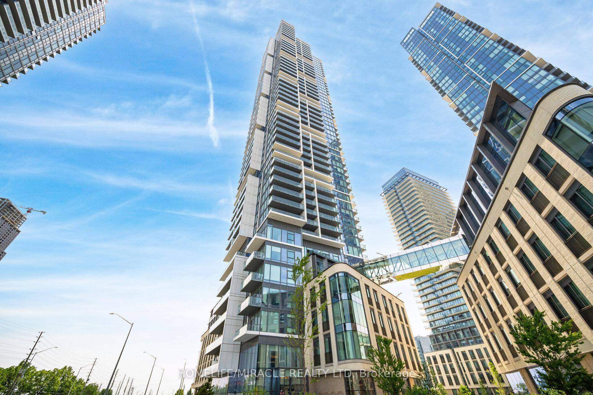 Exciting opportunity for First time home buyer and investors at Transit city Concord Located close to Highway 400, Highway 407 and Highway 7.