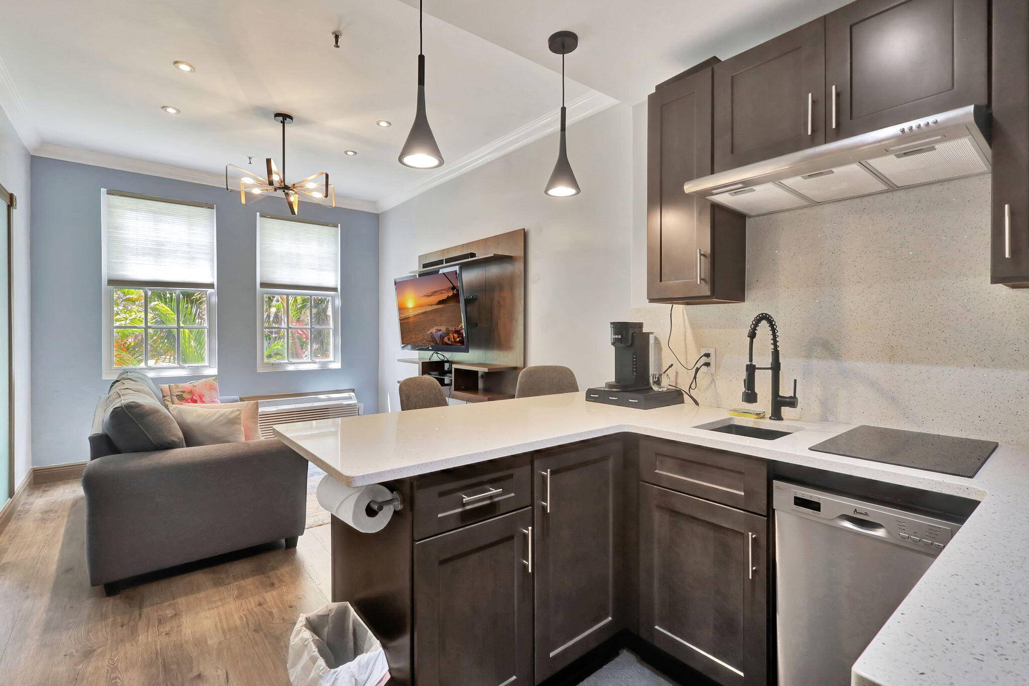 Discover the epitome of luxury living in the heart of Palm Beach Island with this stunning, completely remodeled 1 bedroom gem.