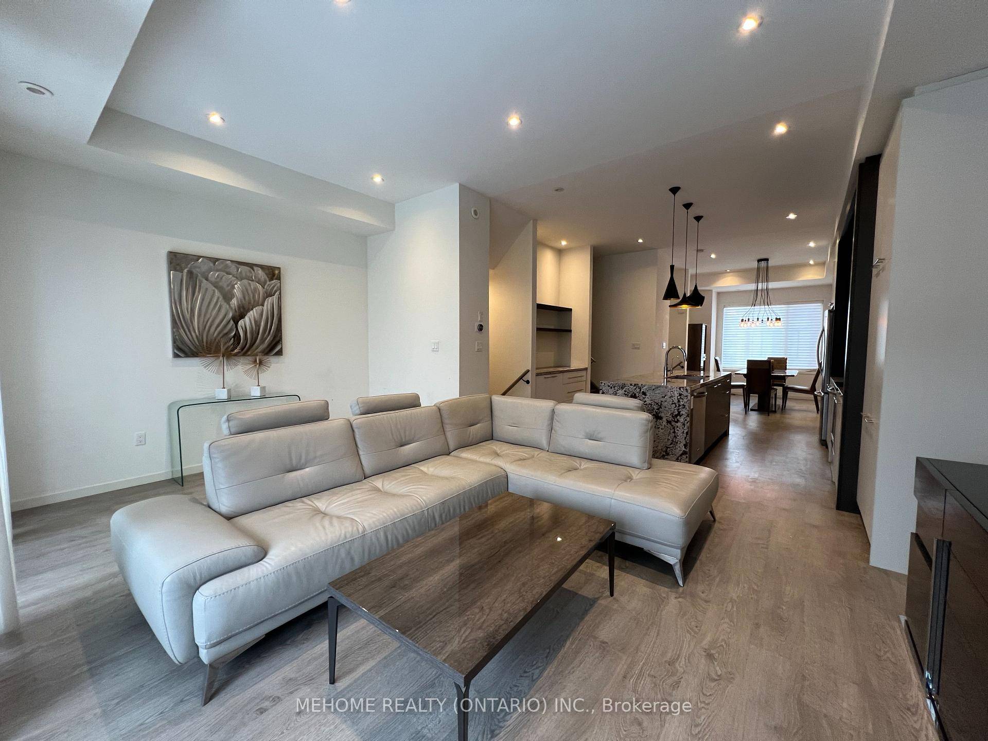 An Executive FURNISHED Townhouse For Lease, Built By Treasure Hill, At High Demand Doncrest Community Hwy 7 amp ; Bayview, Within Top Rank School Boundary.