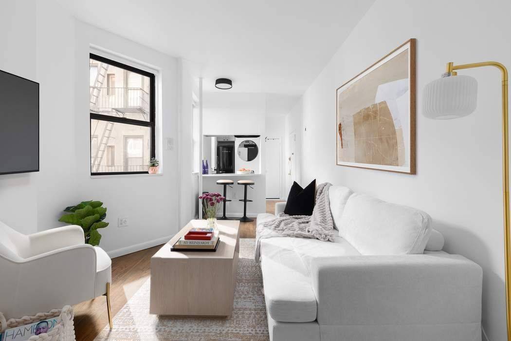 Modern Nolita Living Renovated One Bedroom Prime Investment Nestled in a boutique, investor friendly cooperative on iconic Mulberry Street in Nolita, Residence 3E is a newly renovated home offering exceptional ...