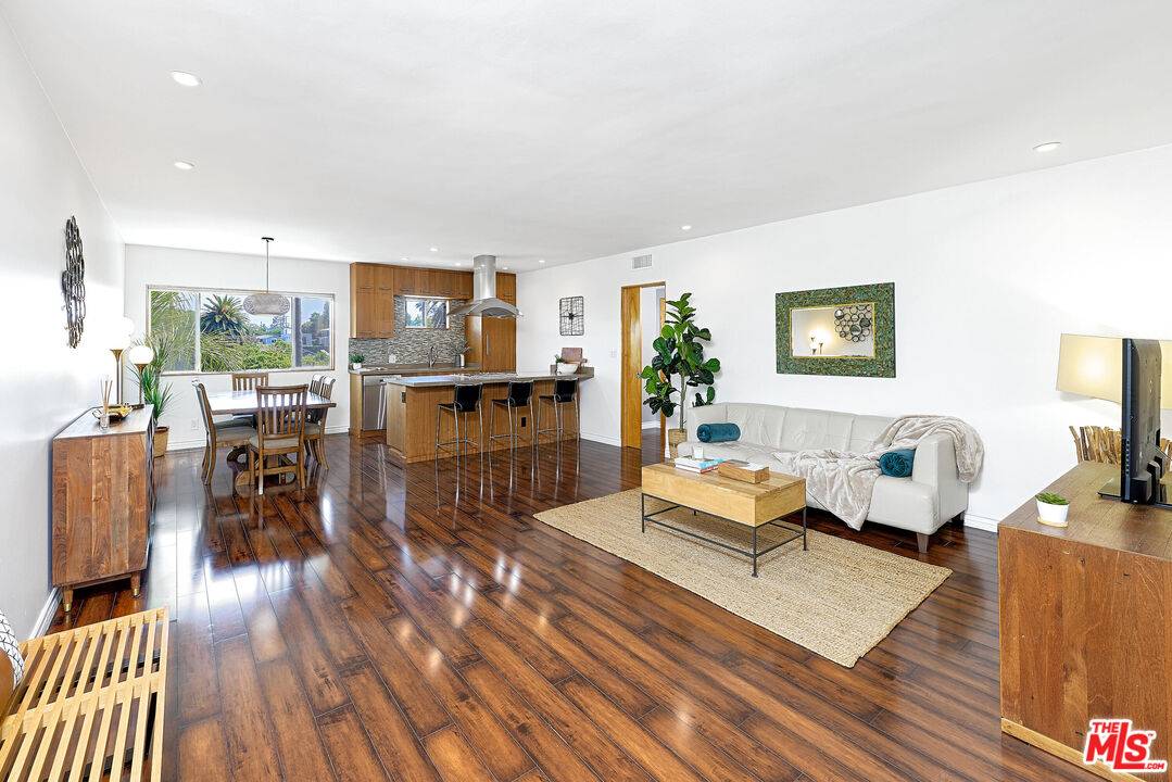2002   4th St 2BR Santa Monica La