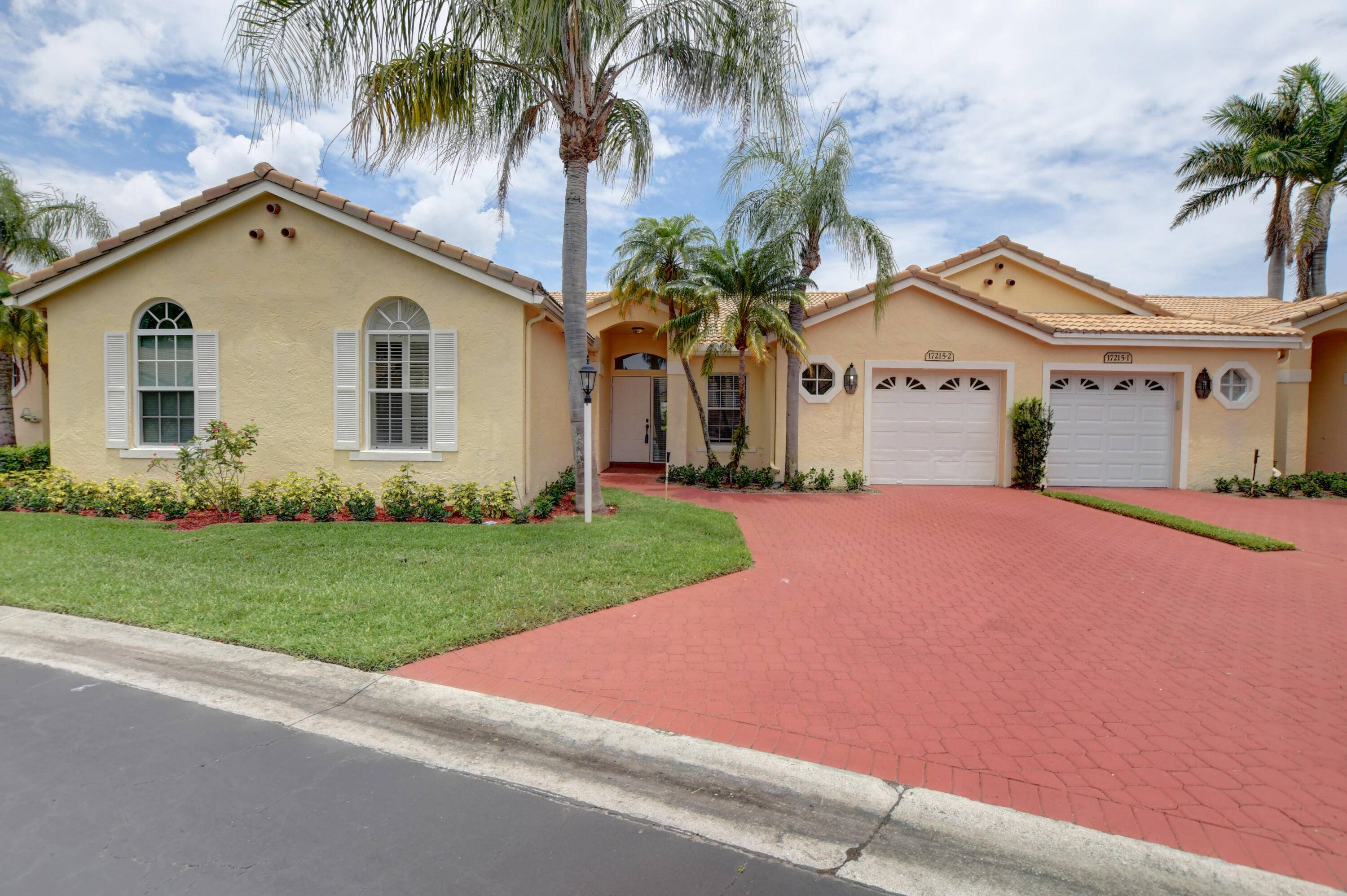 Great location in Boca Country Club a non equity gated community surrounded by the City of Boca Raton Golf Course.