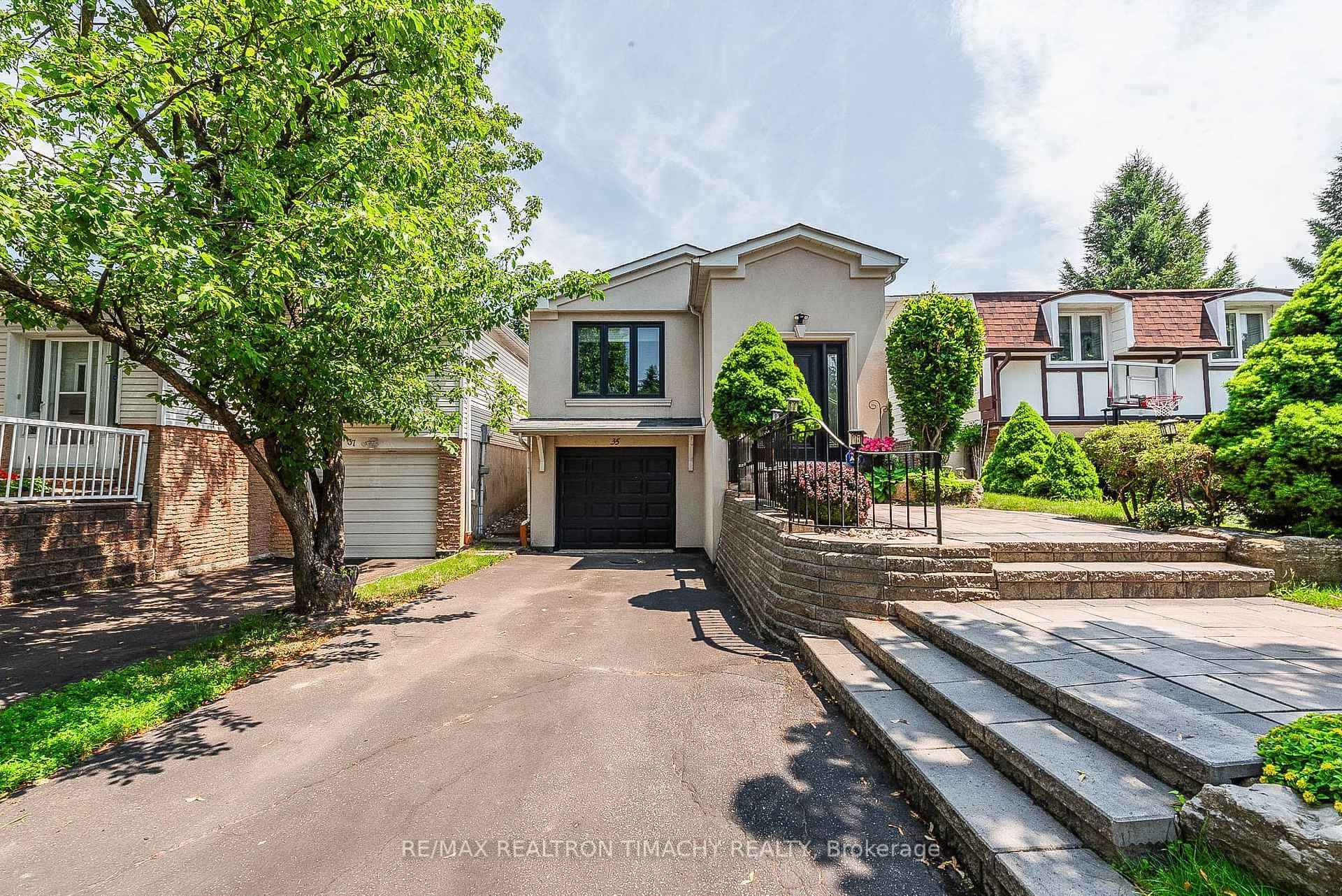 This Stunning 3 1 Bedroom Raised Bungalow Is Nested In A Quiet Private Neighbourhood Surrounded By Mature Trees in a desired German Mills Neighbourhood w great schools.