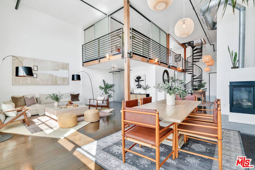 4115   Glencoe Ave 2BR Marina Del Rey La