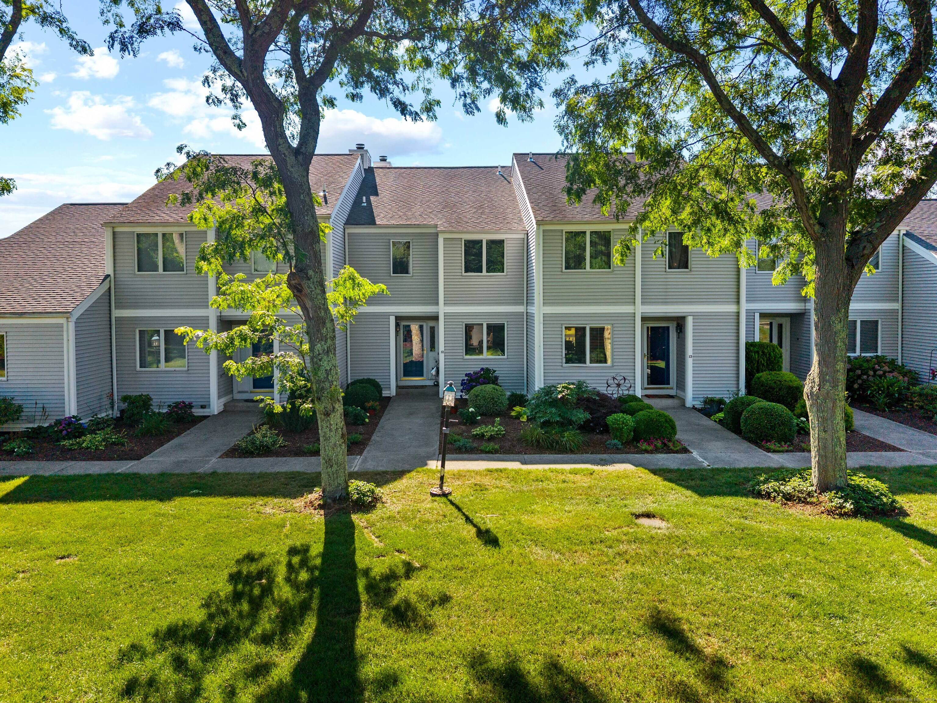 Looking for a home that feels like vacation every day ?