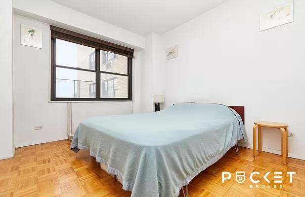 EXCELLENT VALUE ! ! OPEN VIEWS TO THE RIVER !
