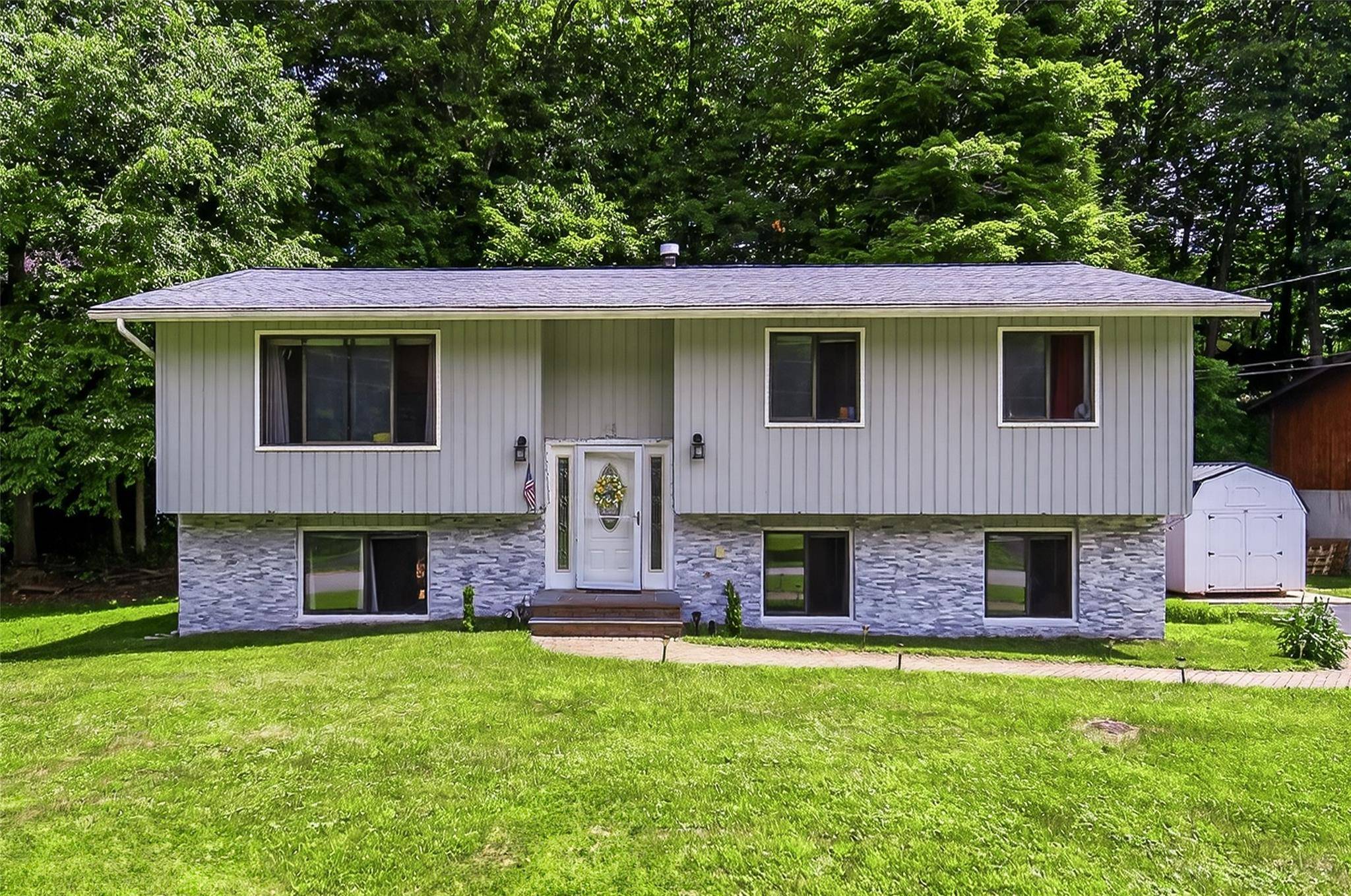 Charming Raised Ranch in Prime Poughkeepsie Location Fully Updated amp ; Move In Ready !