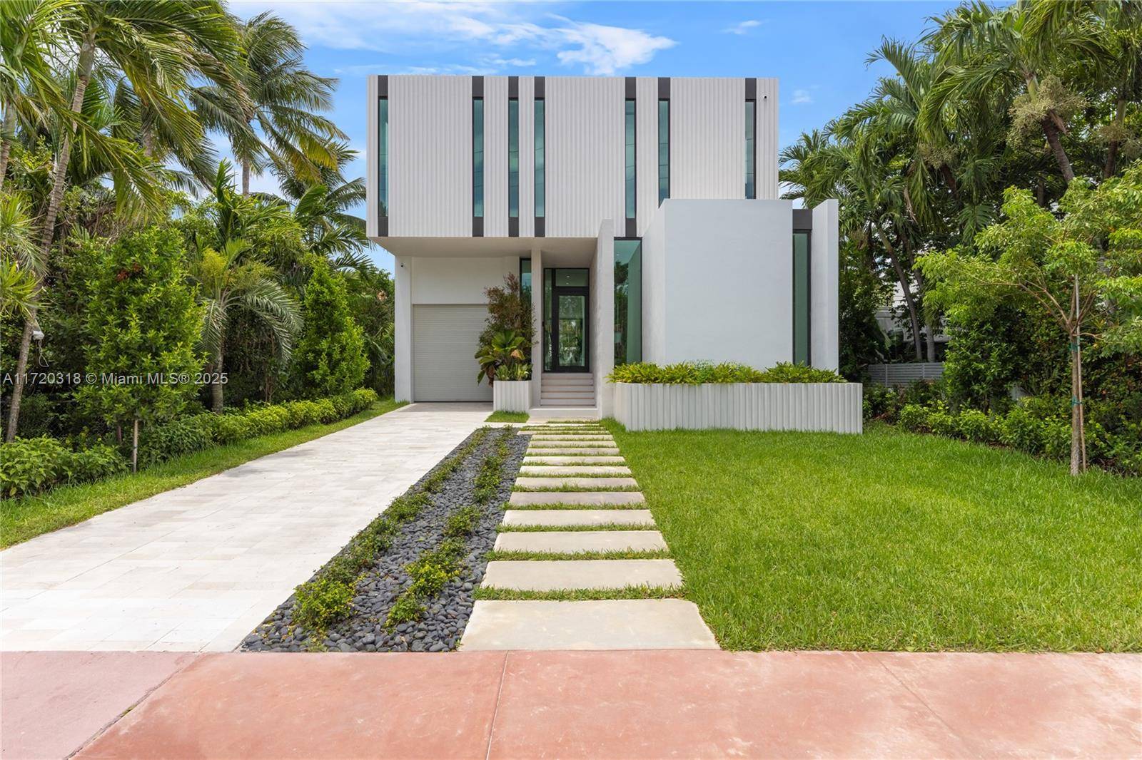 Situated in the heart of Miami Beach, this brand new modern residence spans 3, 990 square feet and offers 5 bedrooms and 6 bathrooms.