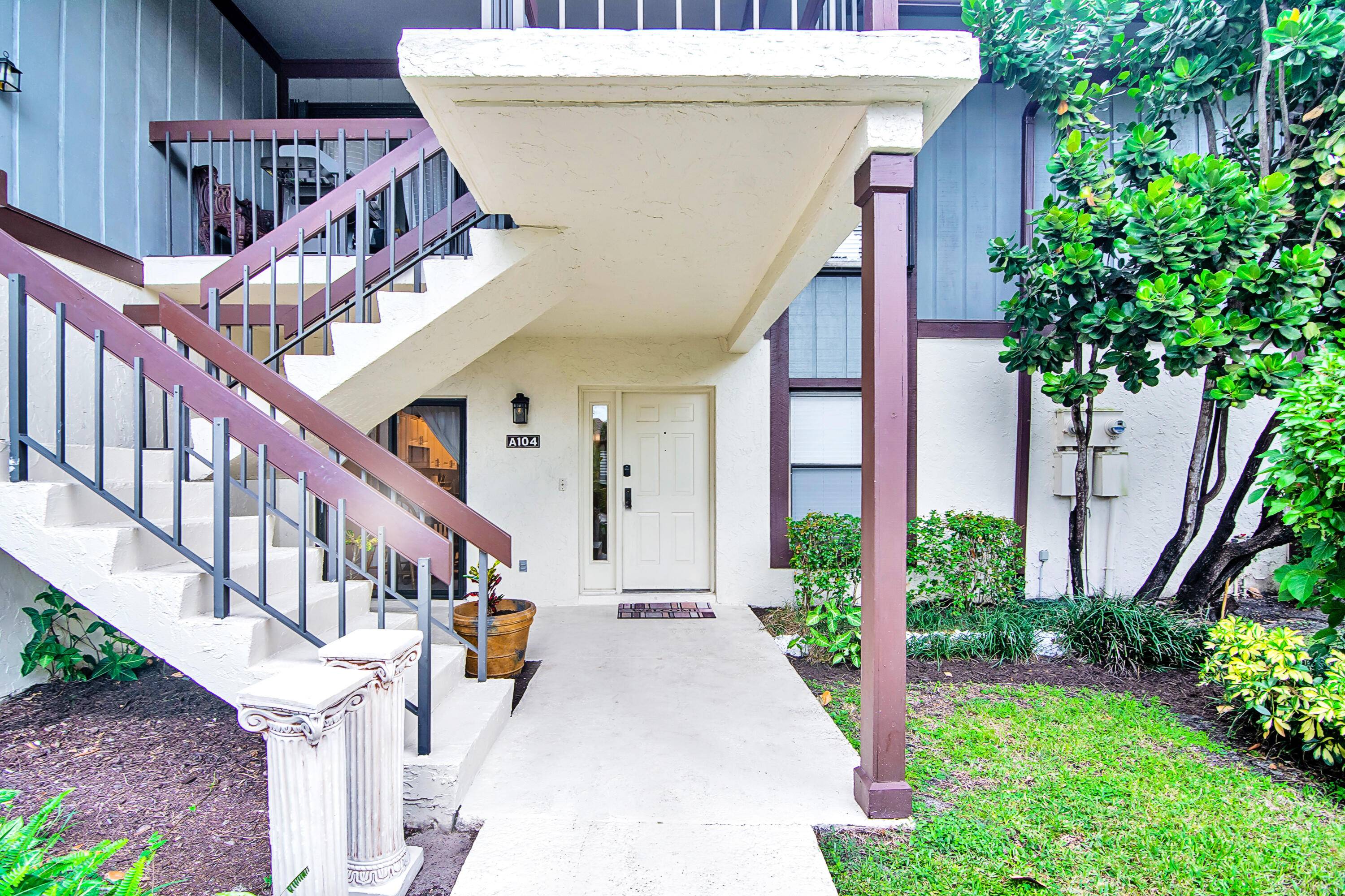 Seasonal Rental, Views of Global.