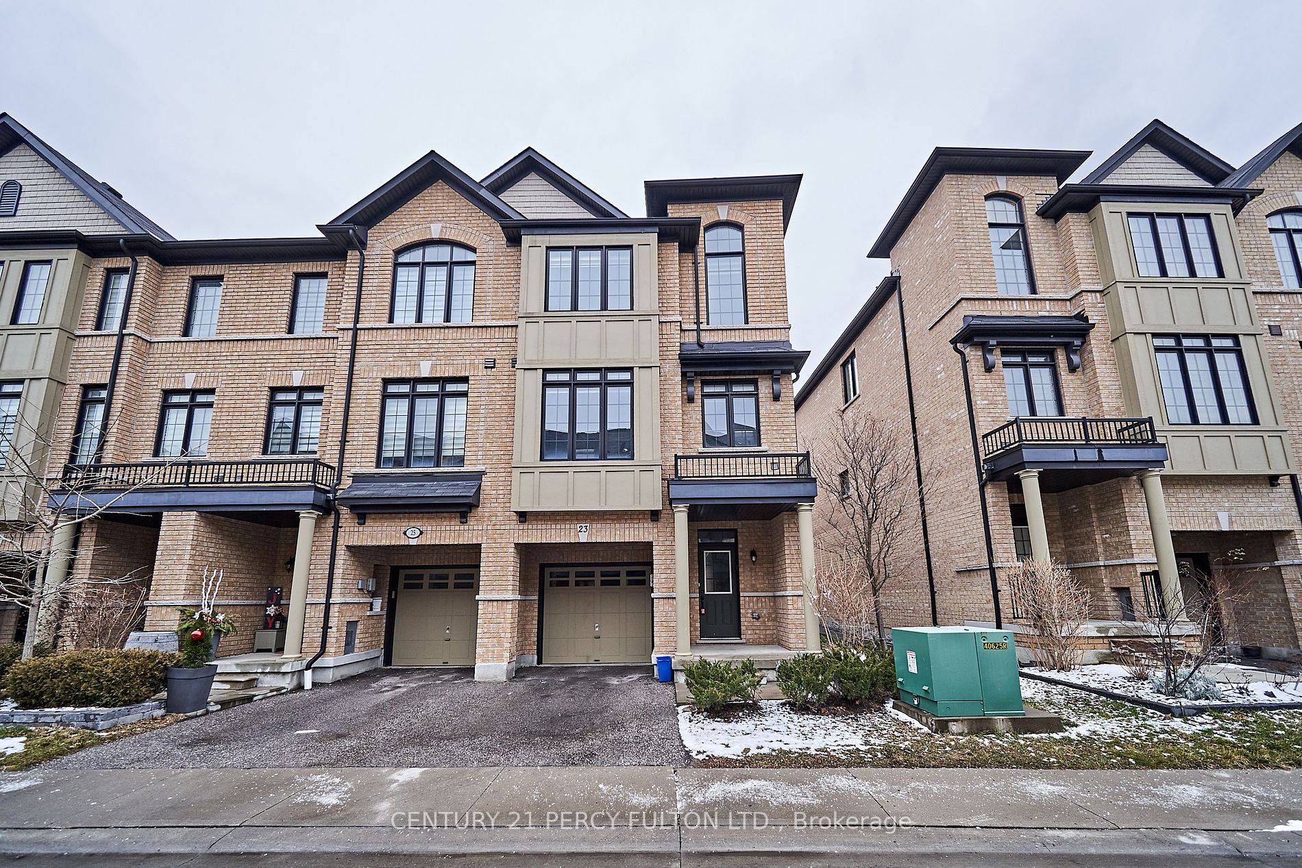 Bright 3 Bedroom 3 Bath End Unit Townhome Feels Like A Semi 2145 Sq.