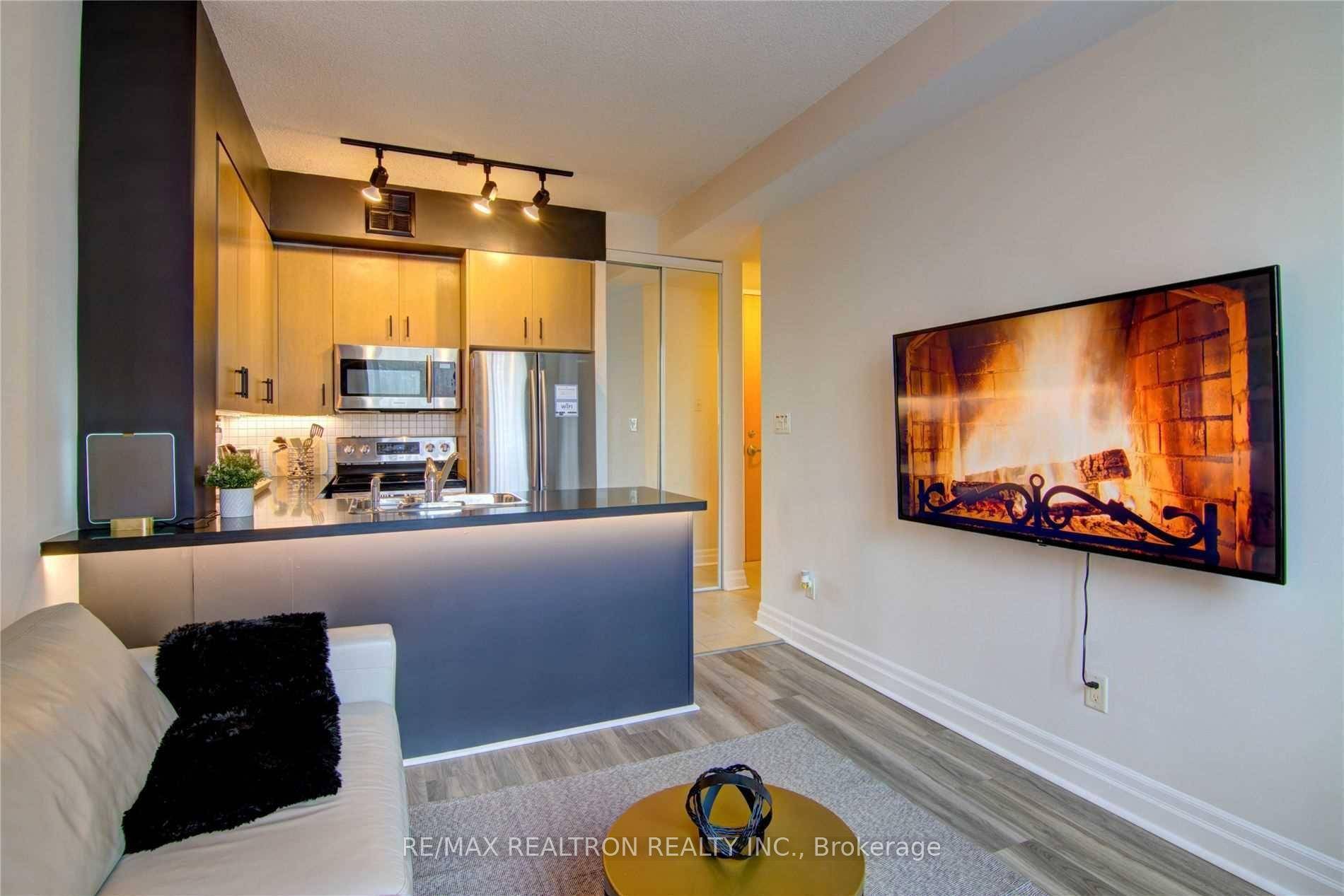 Alexus Boutique Condos In The Heart Of The Village Bright, Spacious, Efficient 1 Bed Unit In A Terrific Location Close To Everything You Need.