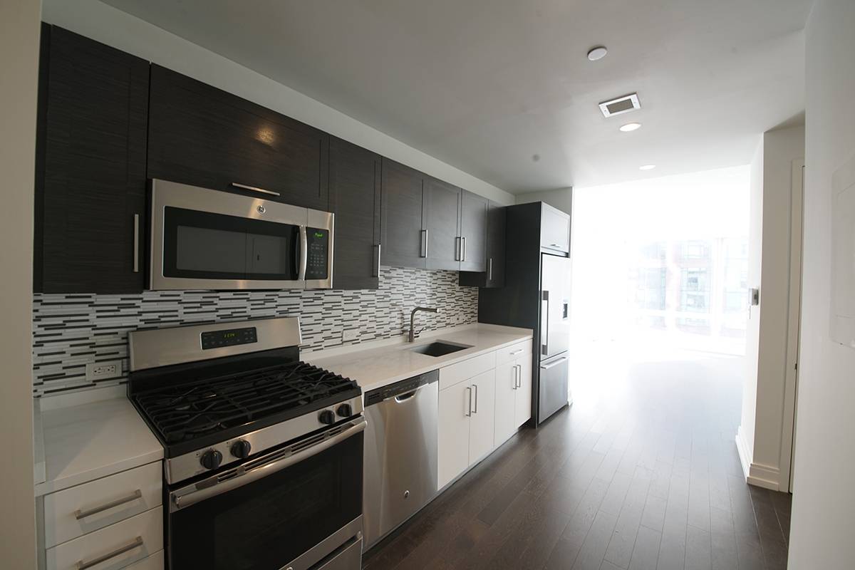 With sweeping views of the city from sunrise to sunset 555TEN towers over the new West Side.