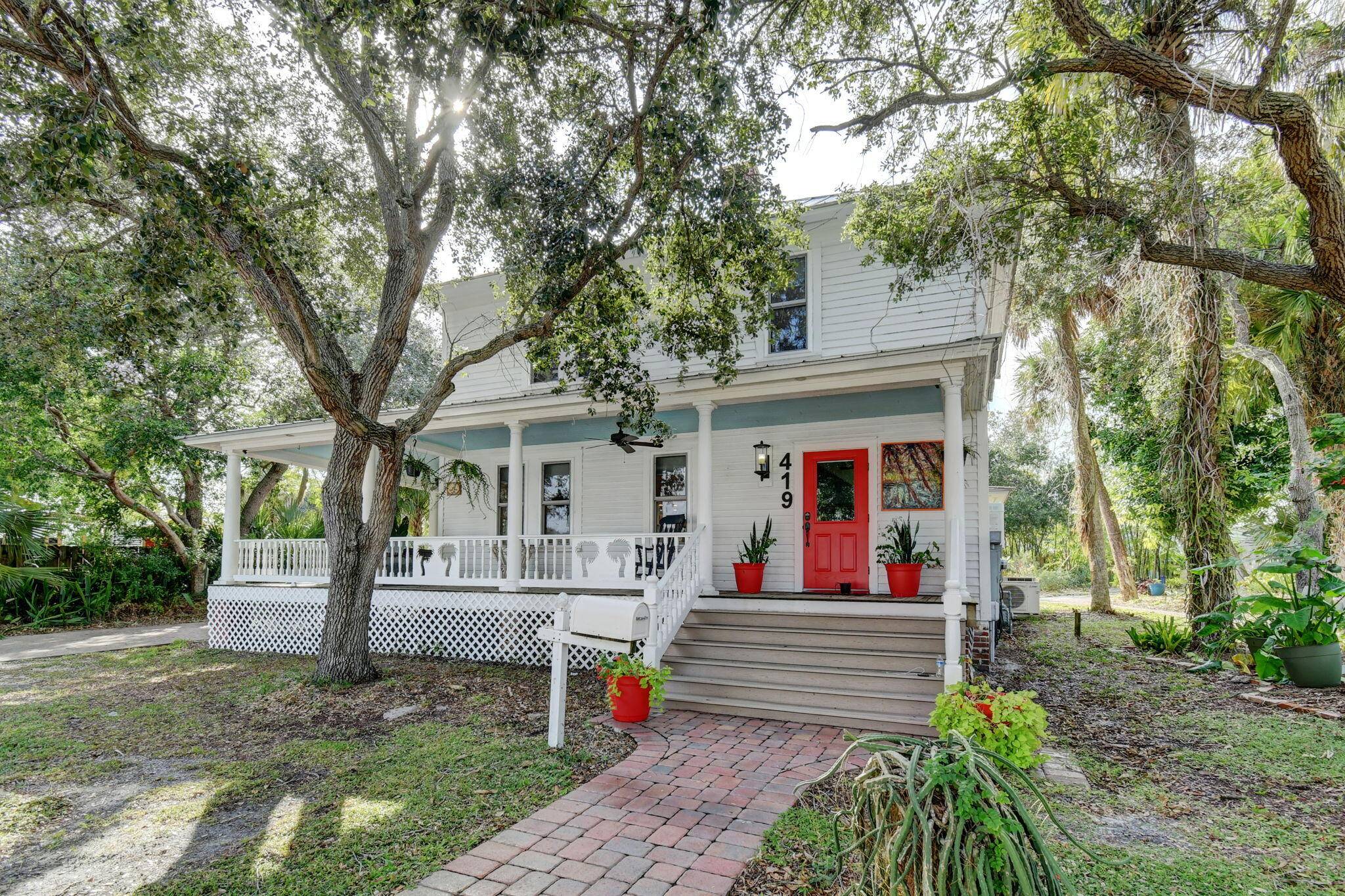 Prime Location In The Edgartown Settlement District 2 Blocks Away From The New Kings Landing Development To Includes A Marriott Hotel Autograph Collection, 5 New Eateries, Shops, Pubs, Condos, Townhomes ...