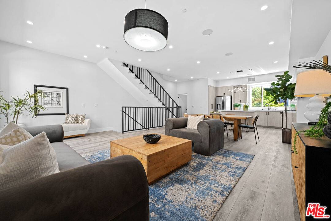 1957 Preuss Rd 3BR La