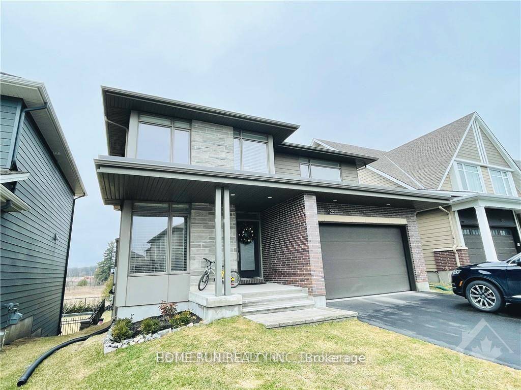 No Rear Neighbours Refined Cameron Model in Prestigious Kanata Lakes.
