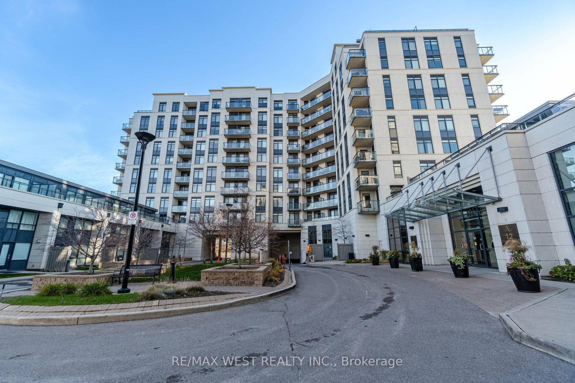 Beautiful and clean FULLY FURNISHED 1 bedroom in Allegra Condos.