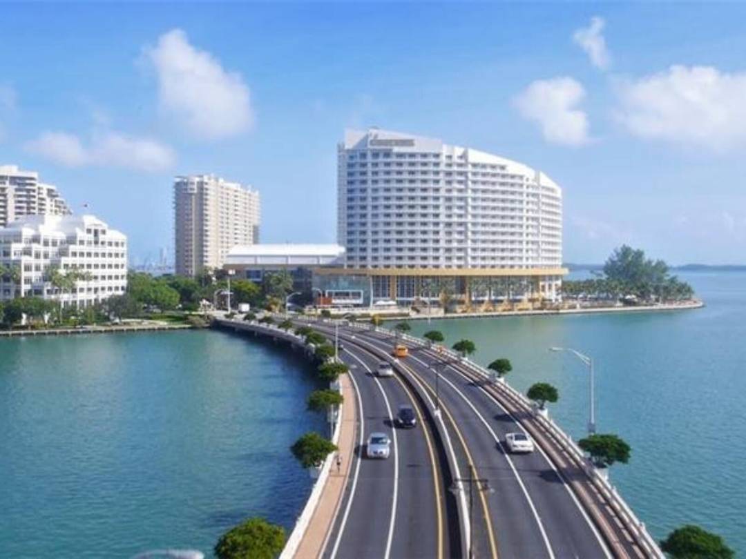 Beautiful 2 bedroom, 2 bathroom apartment, totally remodeled featuring a new kitchen, countertops, flooring, updated bathrooms, closets, fresh paint and modern lighting.