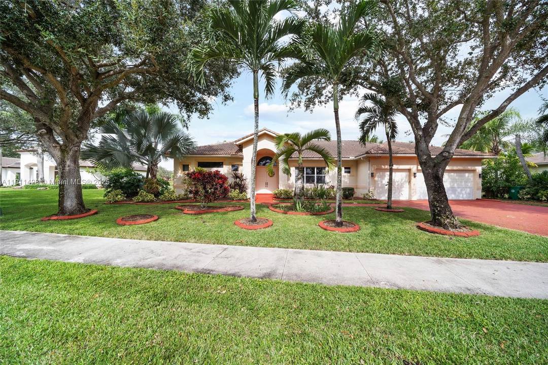 Discover your slice of paradise in the highly sought after Imagination Farms of Davie, Florida !