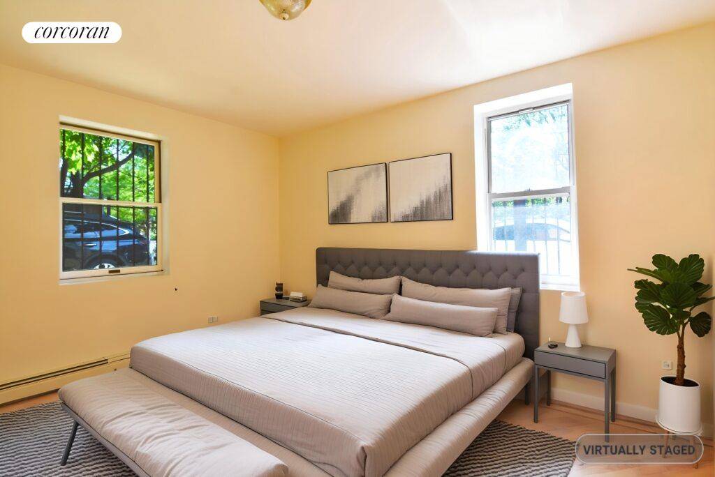 32 Greene Ave 1 Massive 3 Bed FLX 4 Bed with In Unit Washer Dryer Fort Greene, Brooklyn Welcome to your new home in the heart of Fort Greene, one ...