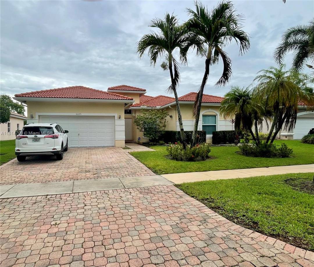 Experience lakefront living at its finest in this stunning Lake House model in Spring Valley !