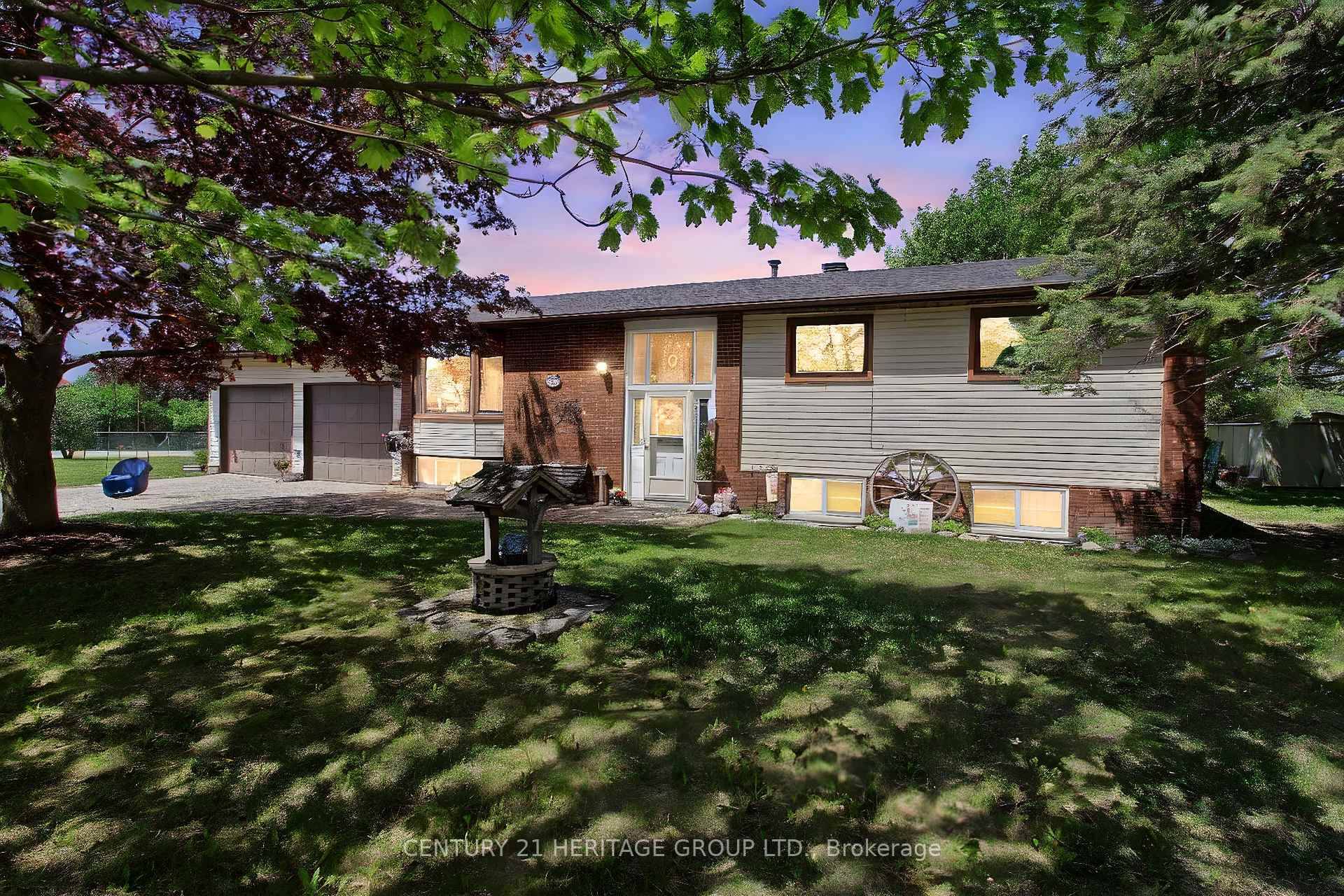 Discover this well loved raised bungalow, nestled in a peaceful, friendly neighbourhood, perfect for those seeking comfort and potential.