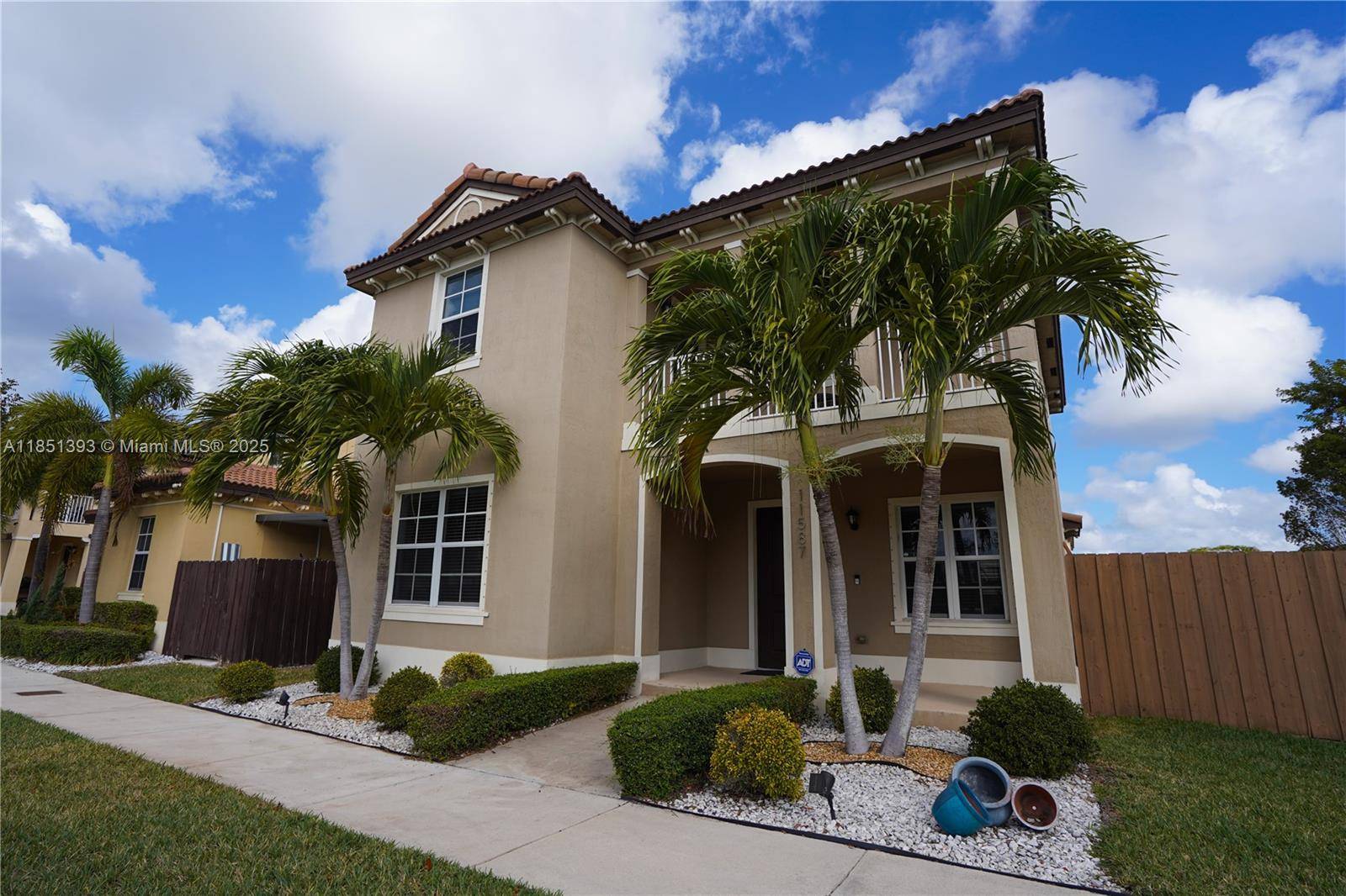 Modern, spacious amp ; Move In Ready !