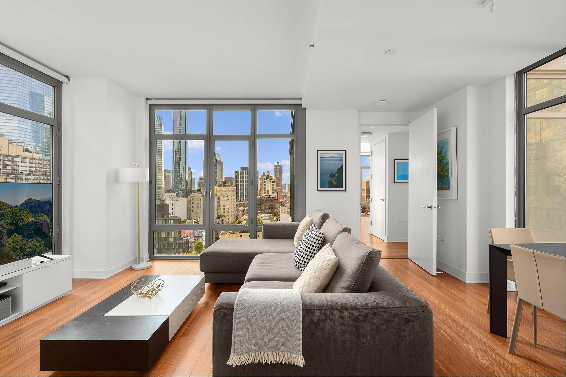 FULLY FURNISHED FLEXIBLE LEASE TERMS Luxury Tribeca Living with Panoramic City and River Views.