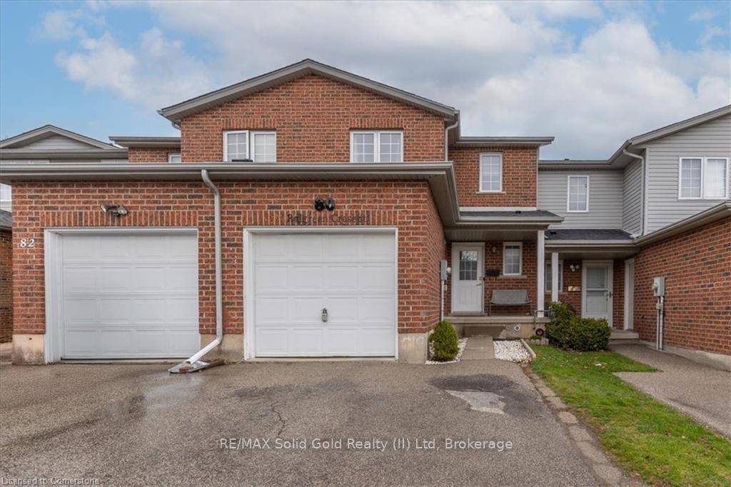 This beautiful FREEHOLD townhouse comes with NO MONTHLY FEES !