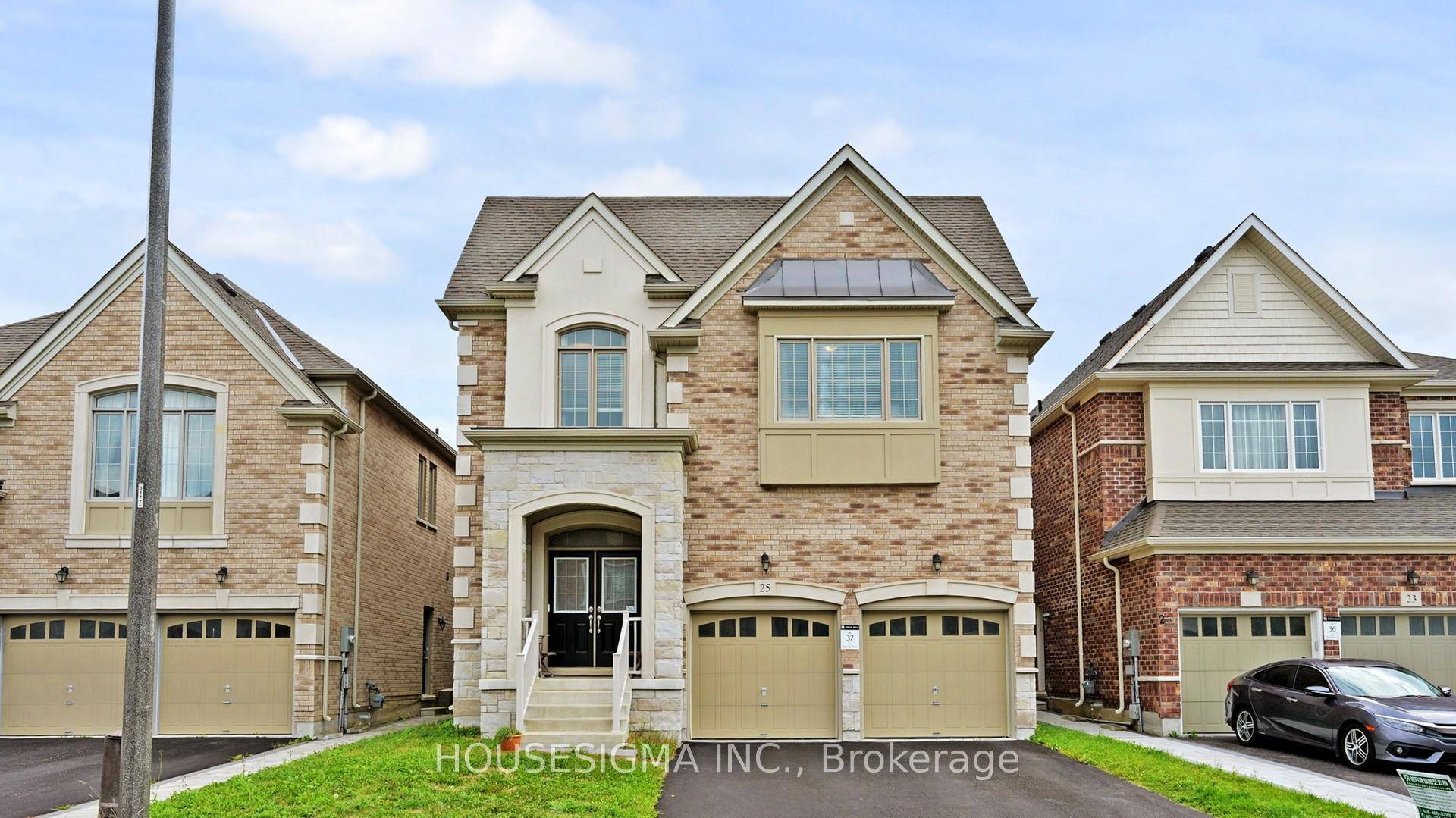 Elegant Executive 4 Bedroom, 5 Bathroom Family Home in prestigious Sharon with over 3, 600 sq.