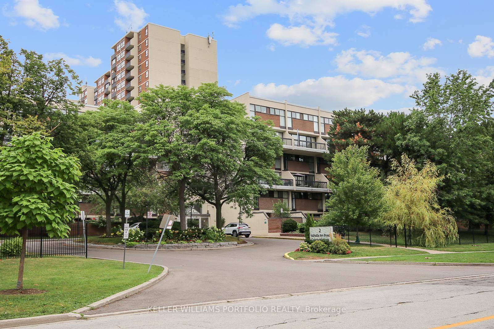 Gorgeous amp ; Spacious around 1300Sqft 2 Story Stacked townhouse.