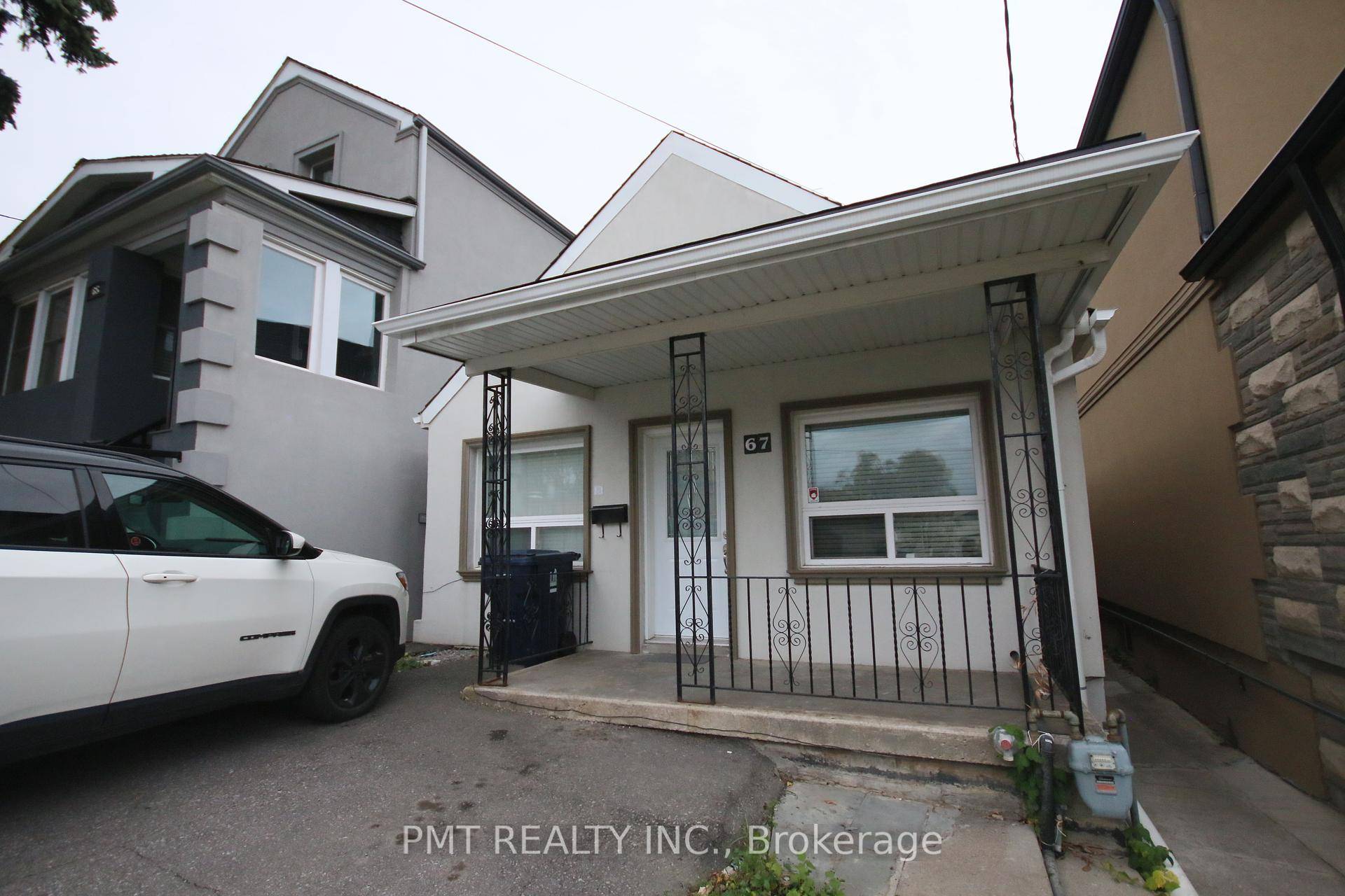 Welcome to 67 Lavender Road, a well maintained lower level apartment offering comfort, privacy, and convenience in a quiet residential neighbourhood.