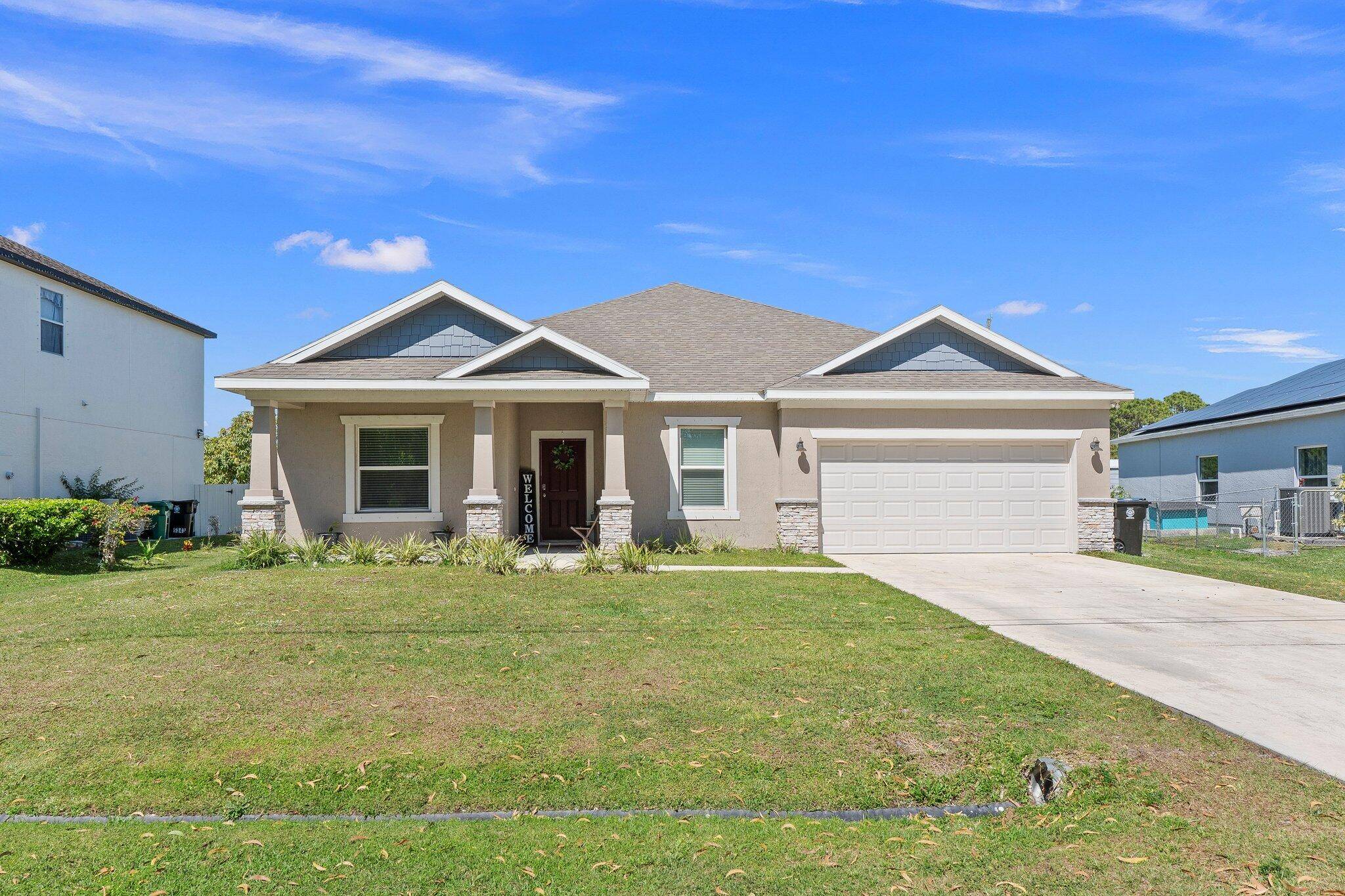 LOOKING FOR A NEWER HOME WITH CURB APPEAL, PRIVACY ROOM FOR THE WHOLE FAMILY ?