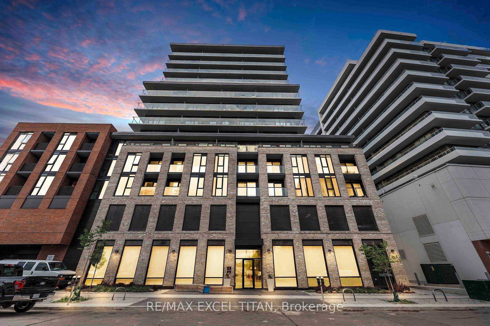 Don't miss out on this exceptional opportunity to own a pristine, 1 bedroom Den apartment.