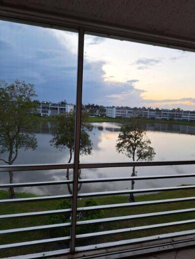 4084 Guildford Condo Palm Beach