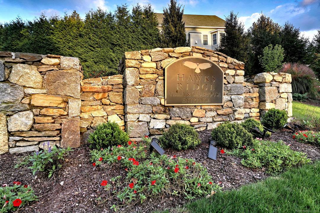 Villa style end unit townhouse in Hawks Ridge.