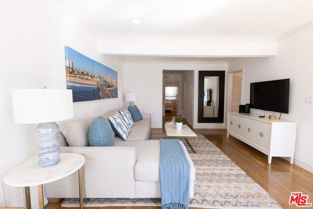 2101 Ocean Ave 1BR Santa Monica La