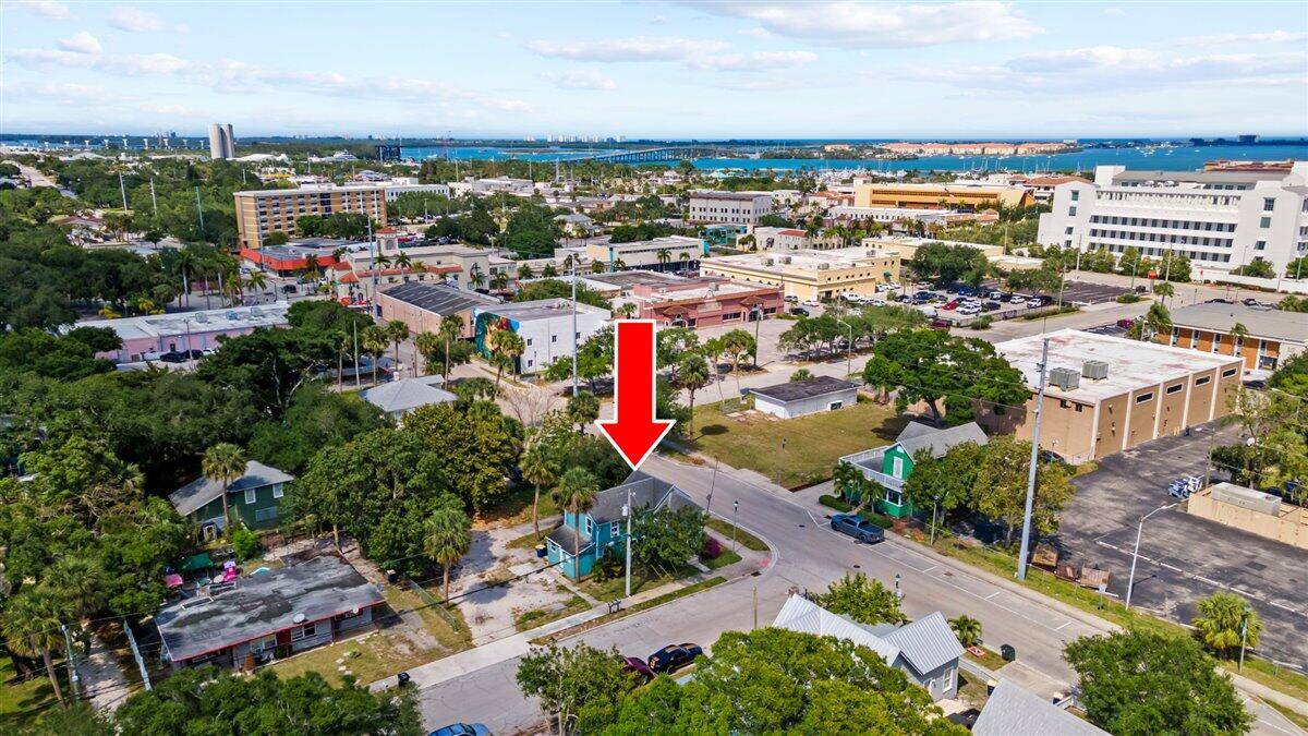 Unique Investment Opportunity in the Heart of Uptown Fort Pierce !