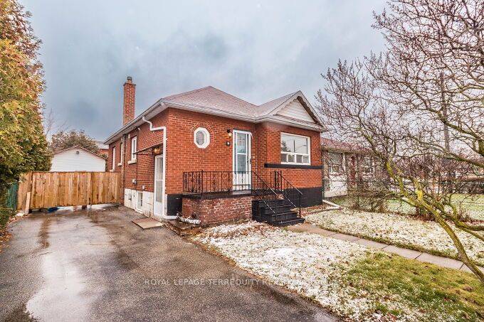 A newly renovated detached house in a great location, quick access to the Gardiner to Downtown Toronto, 427 and QEW.