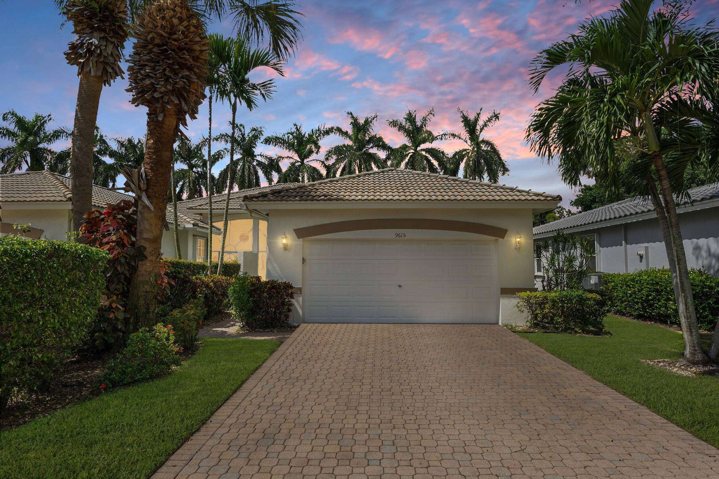 Your search ends here, this corner villa checks every box !