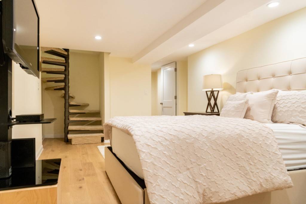 LOW MAINTENANCE Zestimate price is prior to renovations Quiet tree lined street, Whole Foods, Trader Joe's right around the corner House like living, walk in and out without having to ...