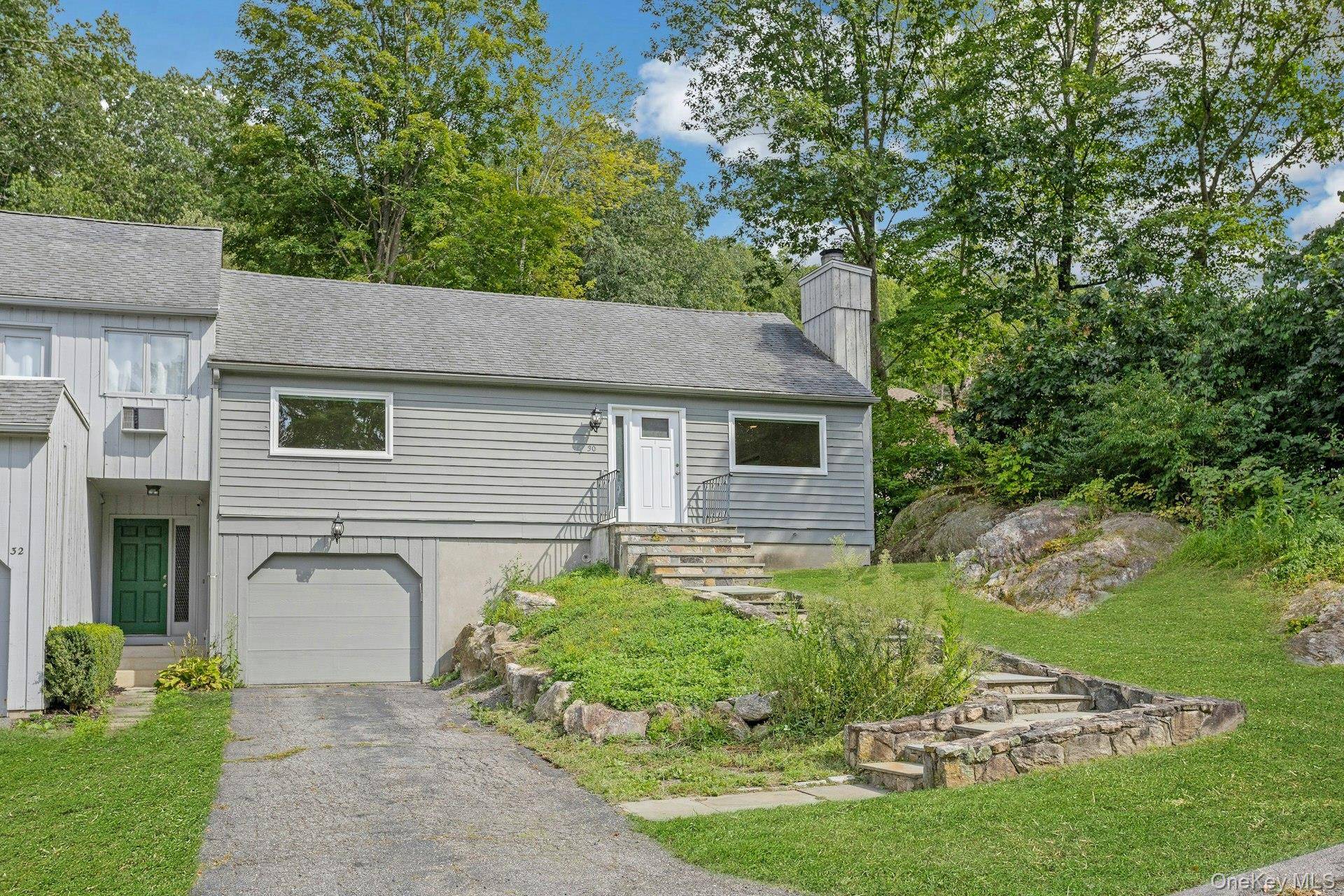 Welcome to Wild Oaks neighborhood in Goldens Bridge with Katonah Lewisboro schools.