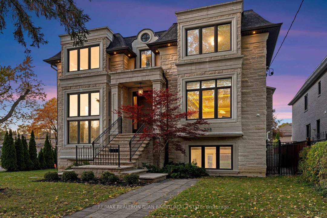 Uniquely amp ; Expertly Crafted Contemporary Custom Built Home On A Prime 50' x 131.